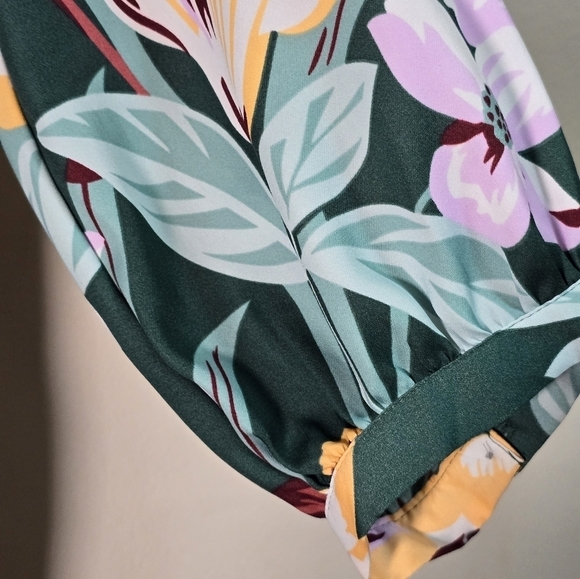 Loft button-down  belted vibrant tropical floral dress shirt size medium petites - Picture 3 of 10